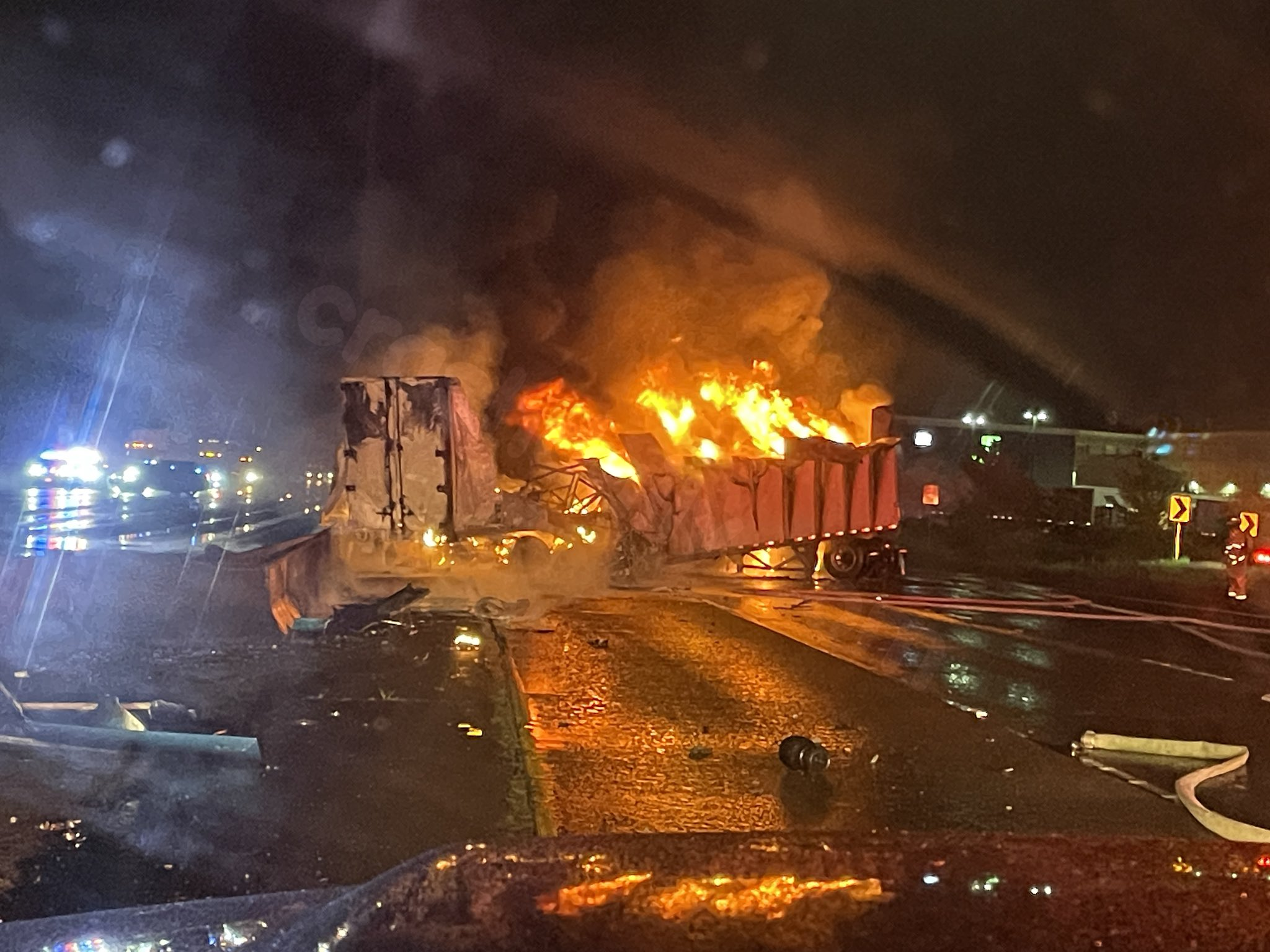 Deadly semi crash blocks both directions of I-5 in Tacoma, WA