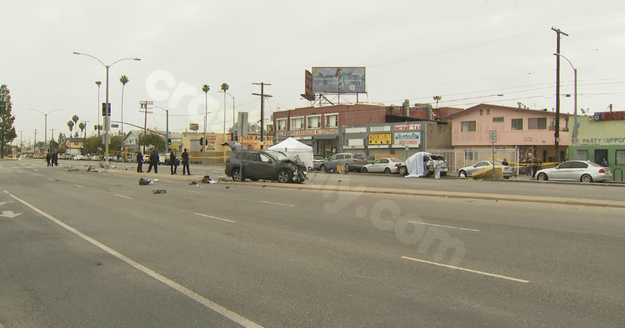 Fatal crash leaves 2 dead and 2 injured in South LA