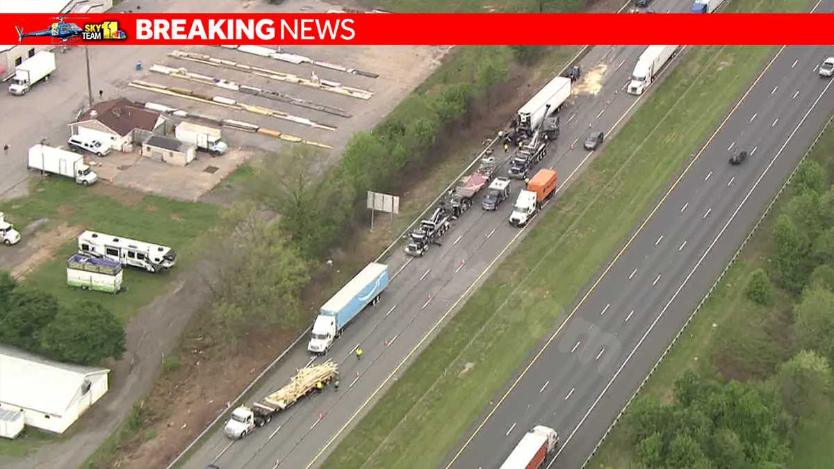 Fatal crash on I-70 in Howard County involves 3 tractor-trailers in Texas.