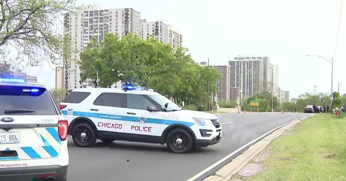 4 injured in DuSable Lake Shore Drive crash near Hollywood Avenue