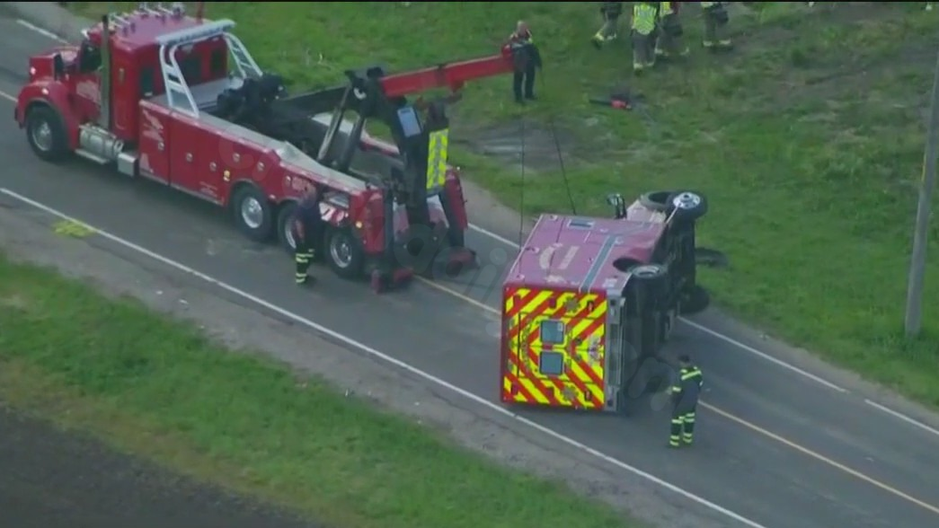 Ambulance crash in Minooka sends 5 to hospital, authorities say