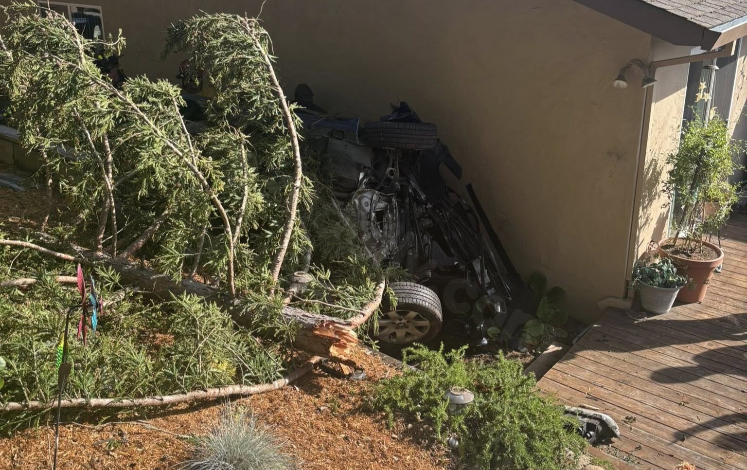 Car crashes into home in Santa Cruz area