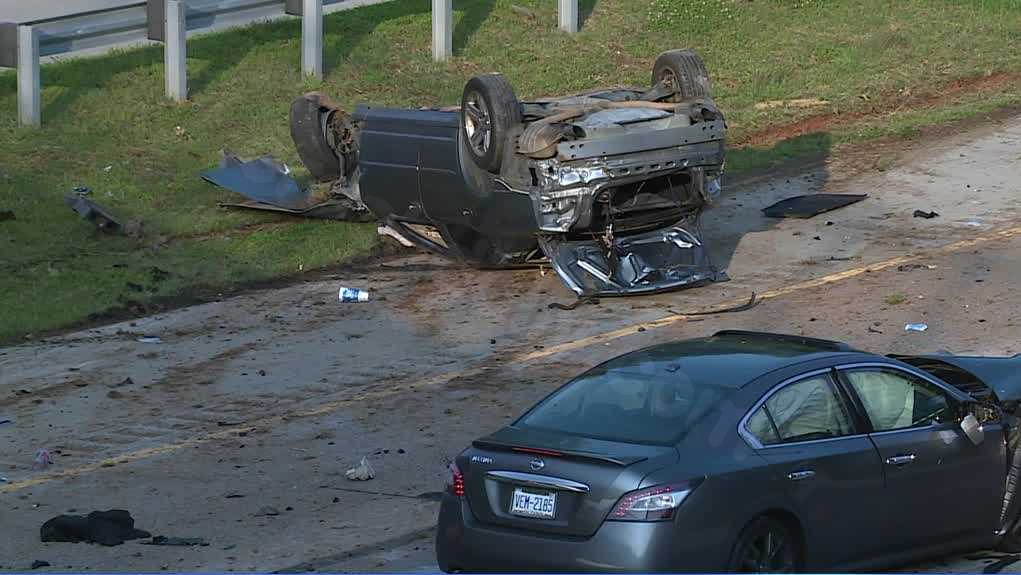 1 fatality, 1 critical in Interstate 840 collision