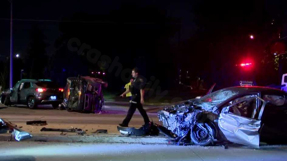 Multiple injuries in Milwaukee car collision