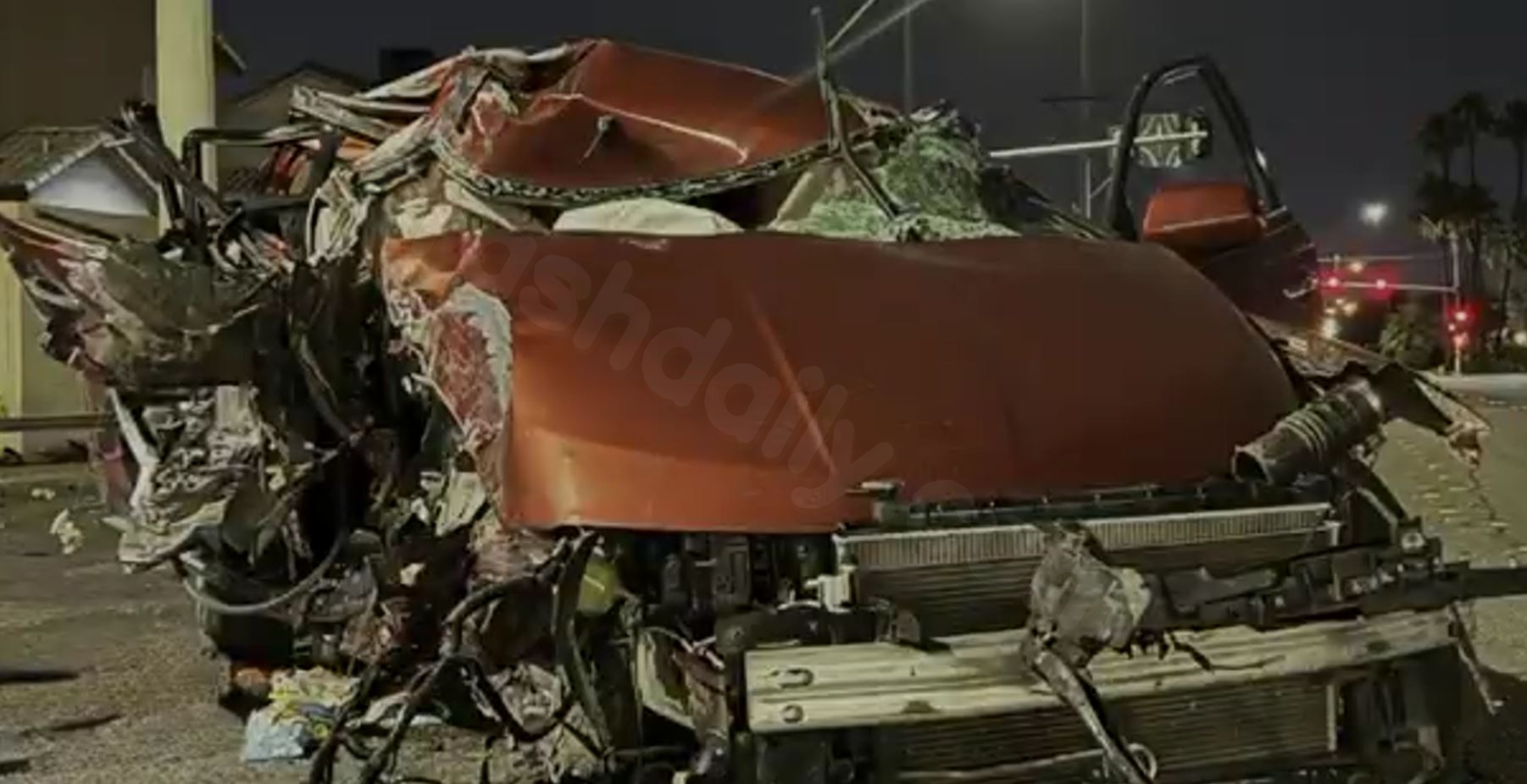 Car crash in northeast Las Vegas kills 2, leaves child seriously hurt
