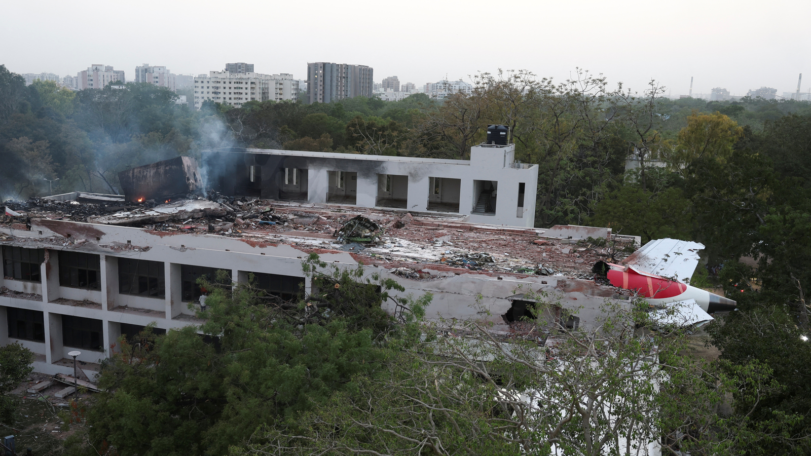 Video of Air India plane crash with 204 casualties | Hindustan Times news