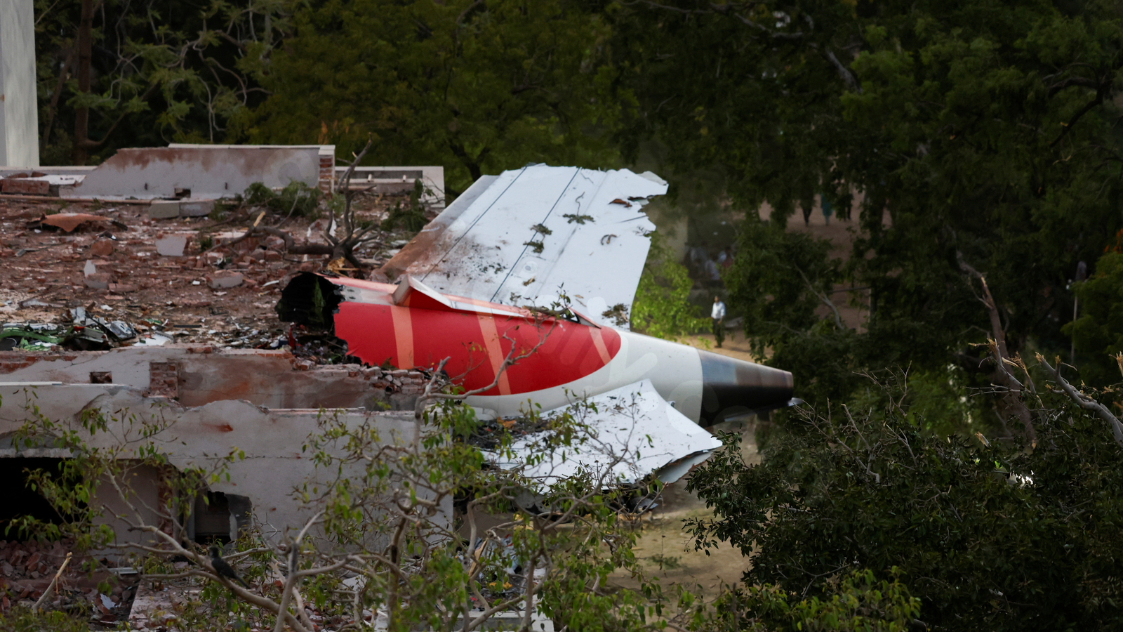 Survivors share memories of 2010 plane crash amidst recent Air India incident.