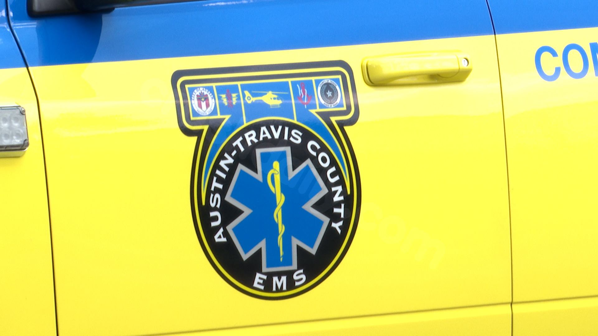 Fatal crash in southeast Travis County injuries three.
