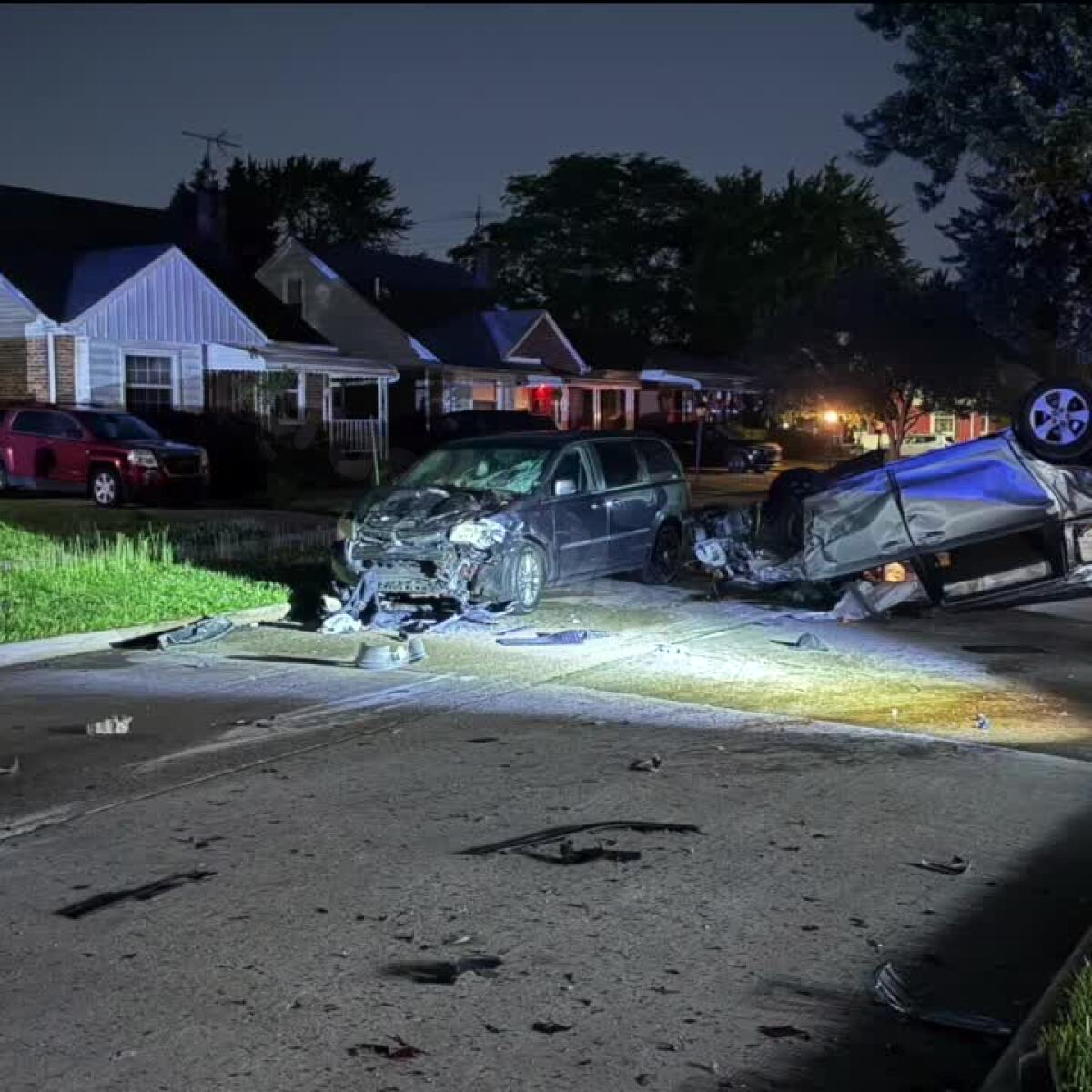 Video: Driver causes extensive damage in Dearborn Heights by crashing into several vehicles