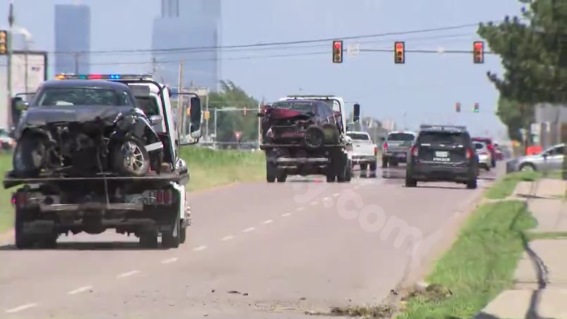 One person dies in crash in northwest Oklahoma City