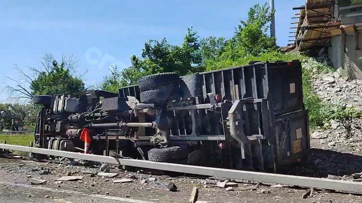 I-90 near Exit 5A partially closed due to rollover crash