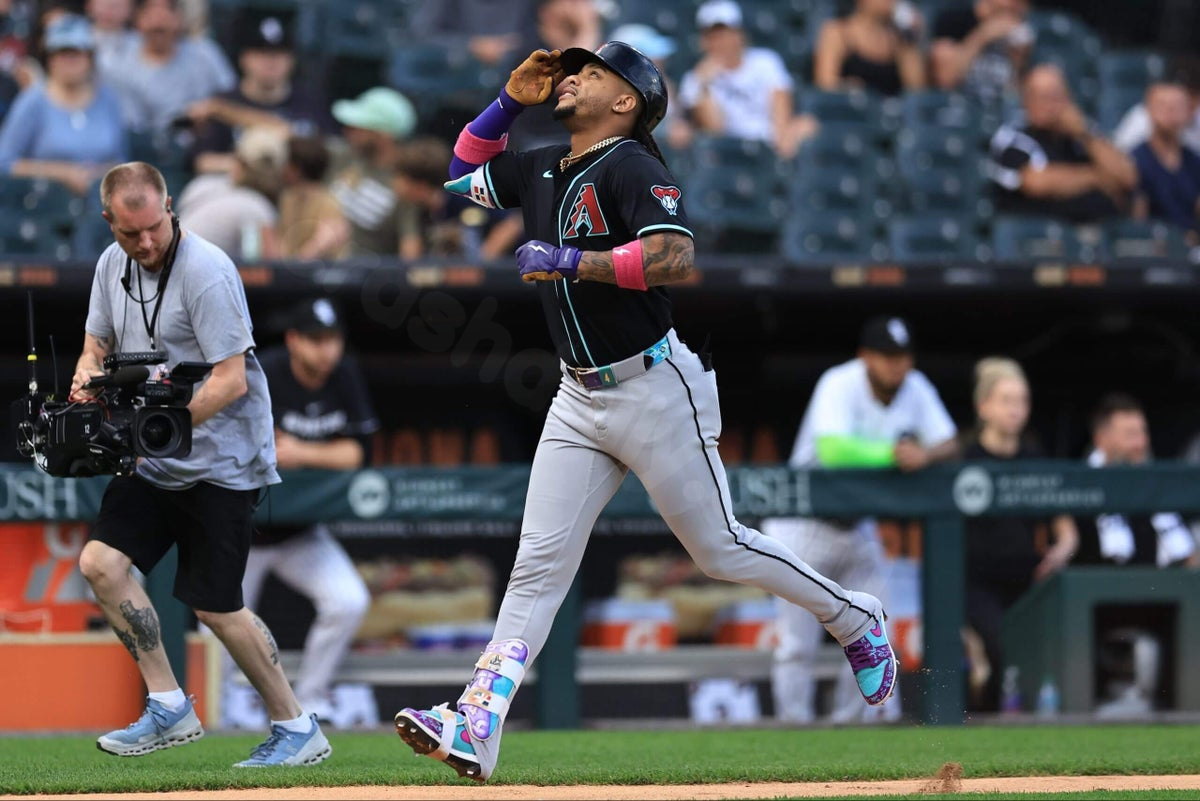 Ketel Marte upset by fan's comment about late mother.