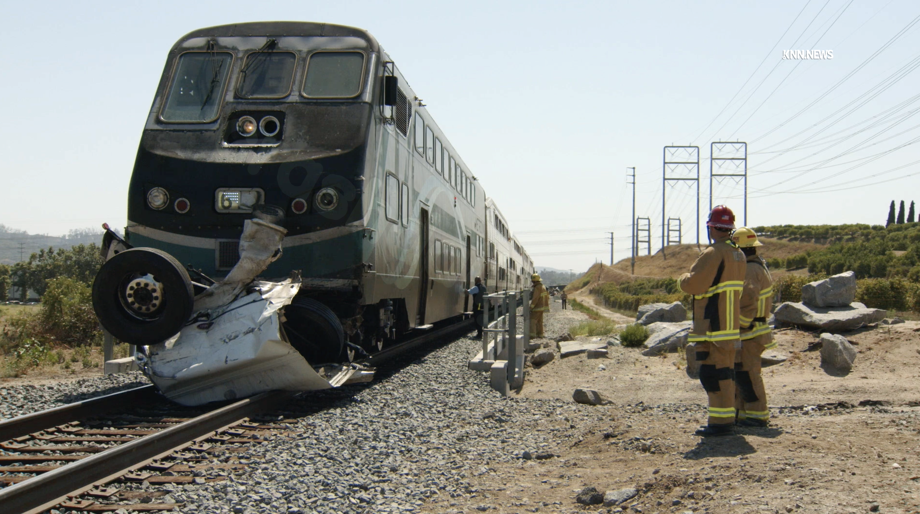 Driver of semi-truck dies in Metrolink train accident in Ventura County