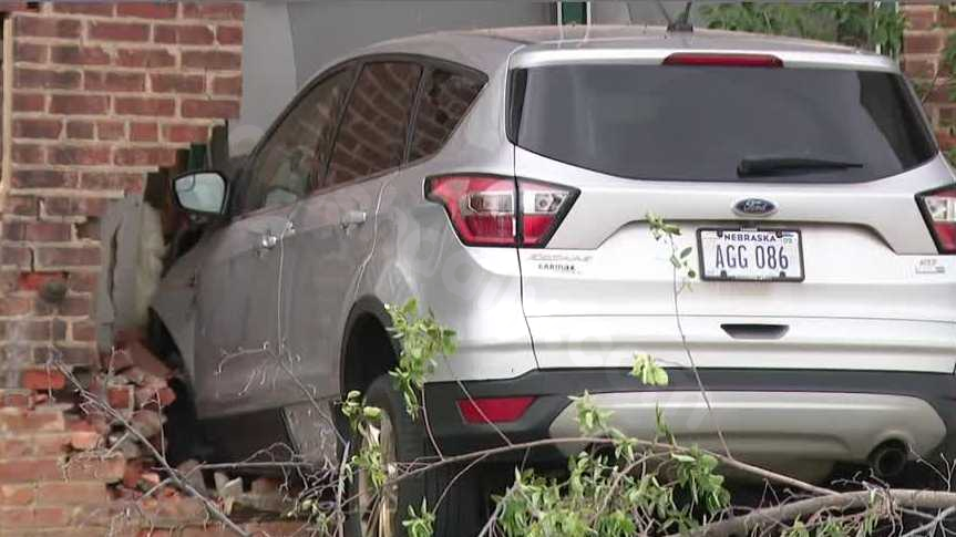 Nebraska clinic closes for week due to car crashing into building