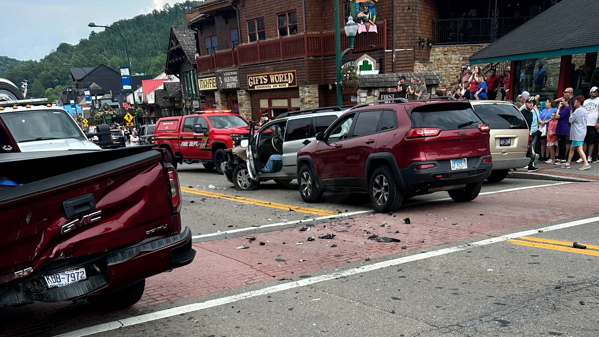 New information disclosed in Gatlinburg collision involving five vehicles that left seven injured