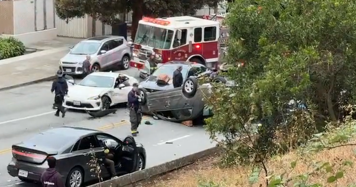Two people injured in multi-vehicle collision in San Francisco