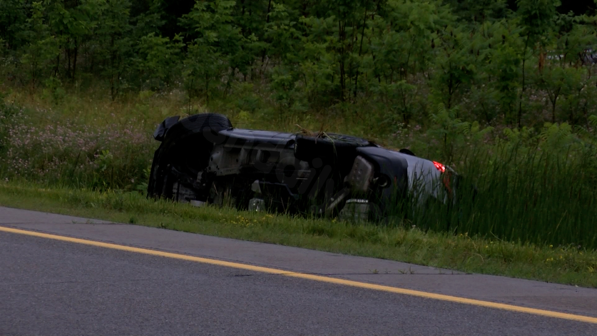 Back-to-back rollover crashes near I-79