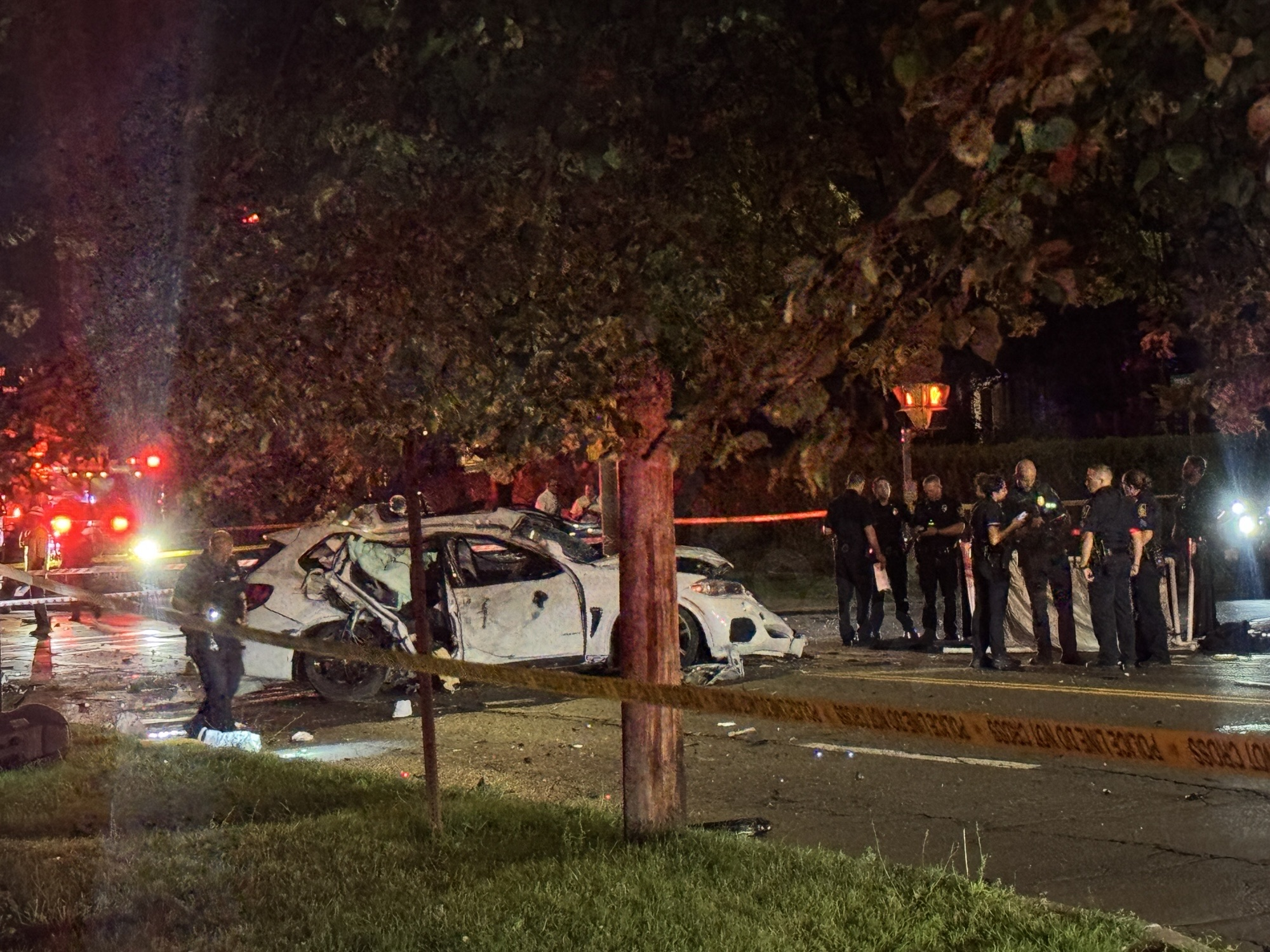 Fatal Syracuse crash leaves one person dead and four others injured.
