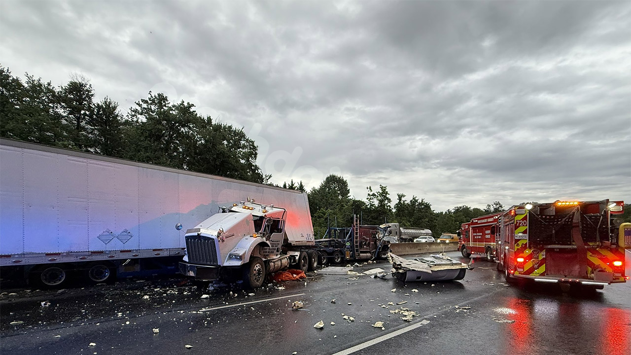 Traffic delay on I-495 in Silver Spring due to collision of 2 tractor-trailers