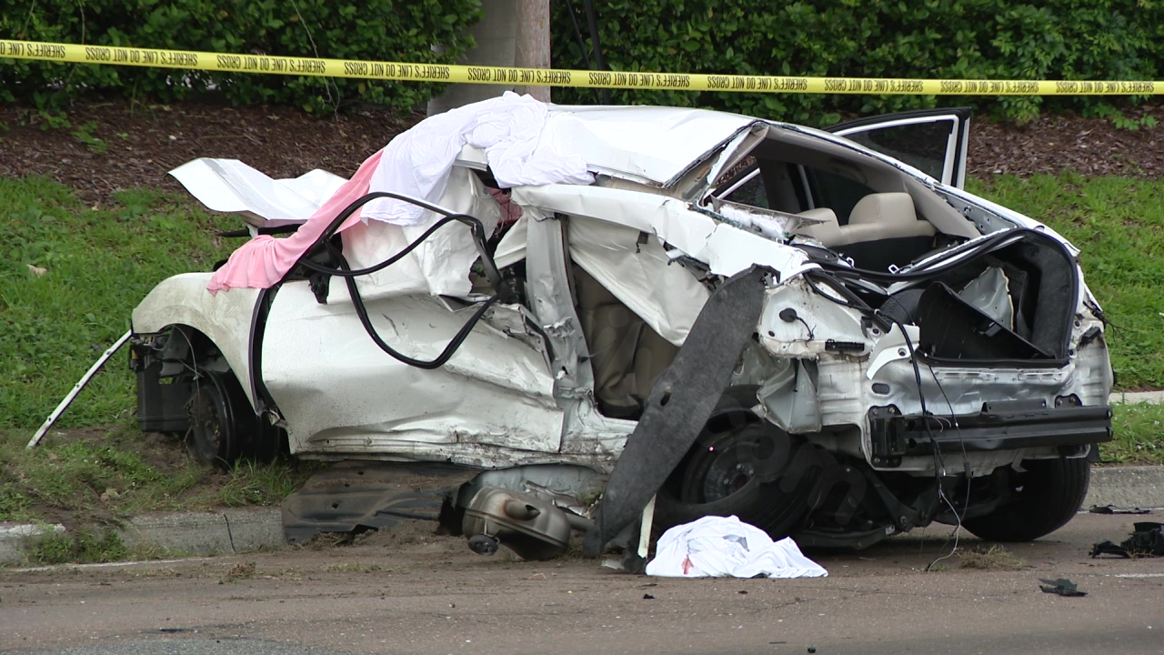 Busy Hillsborough County road closed for hours due to crash