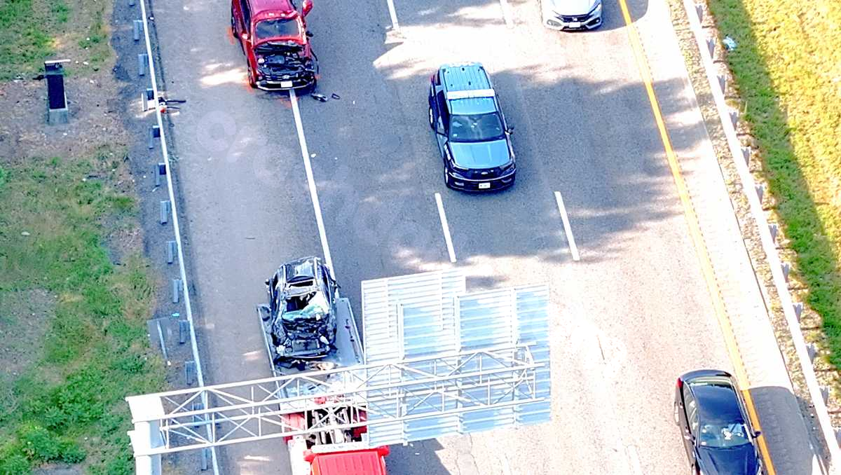 Nurse lauded for aiding in response to deadly accident on I-95 in Foxborough