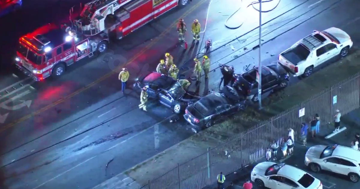 Fatal hit-and-run crash in South Los Angeles leads to one death