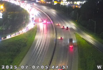 Traffic accident shuts down I-70 in west Indianapolis