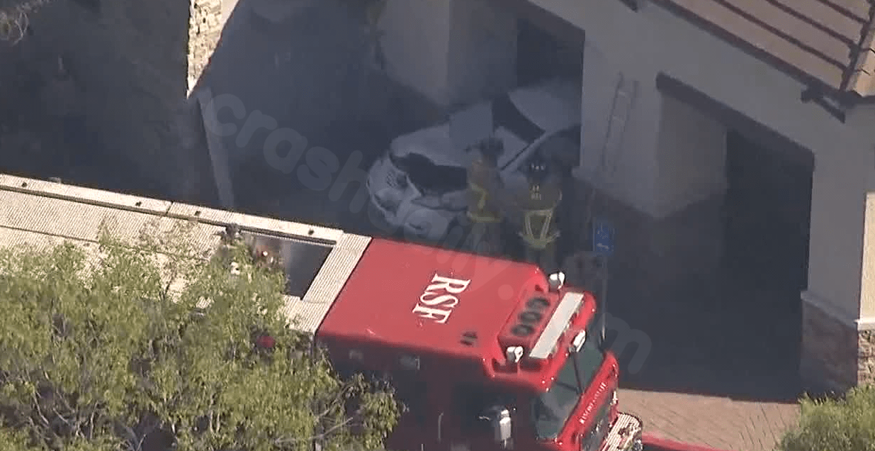 Vehicle collides with structure in 4S Ranch