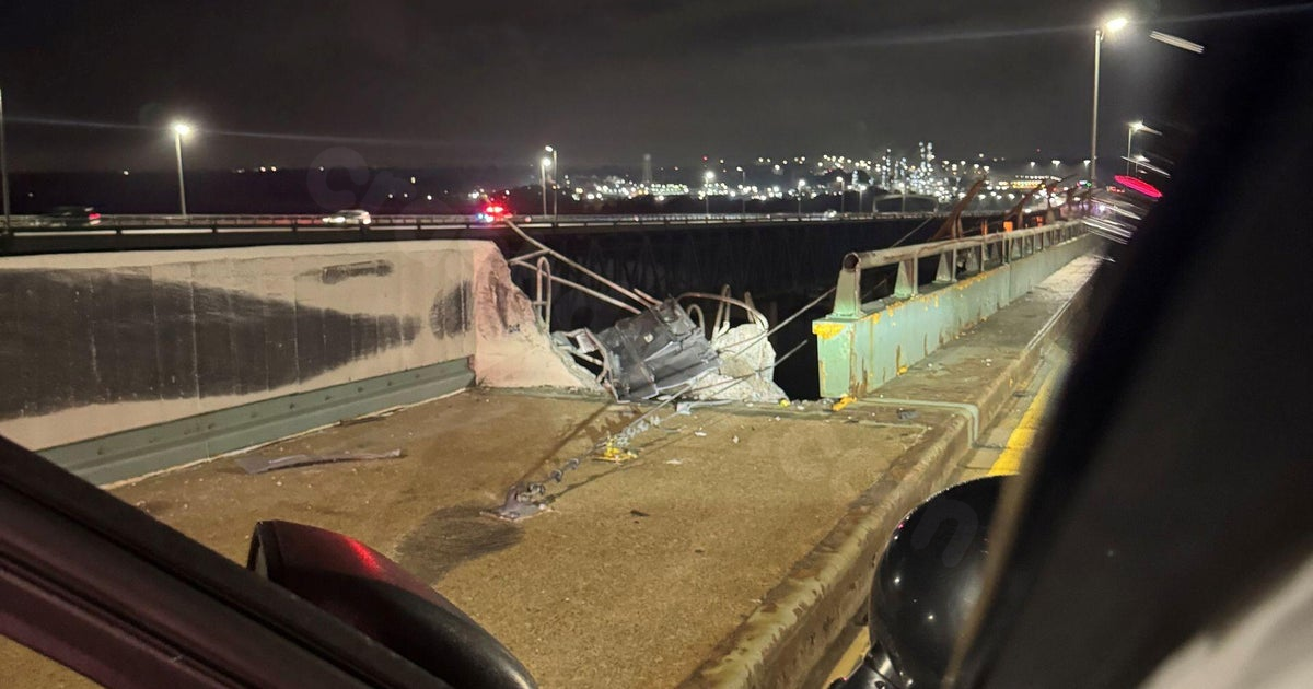 Traffic affected by tractor-trailer incident on Delaware Memorial Bridge on Friday morning