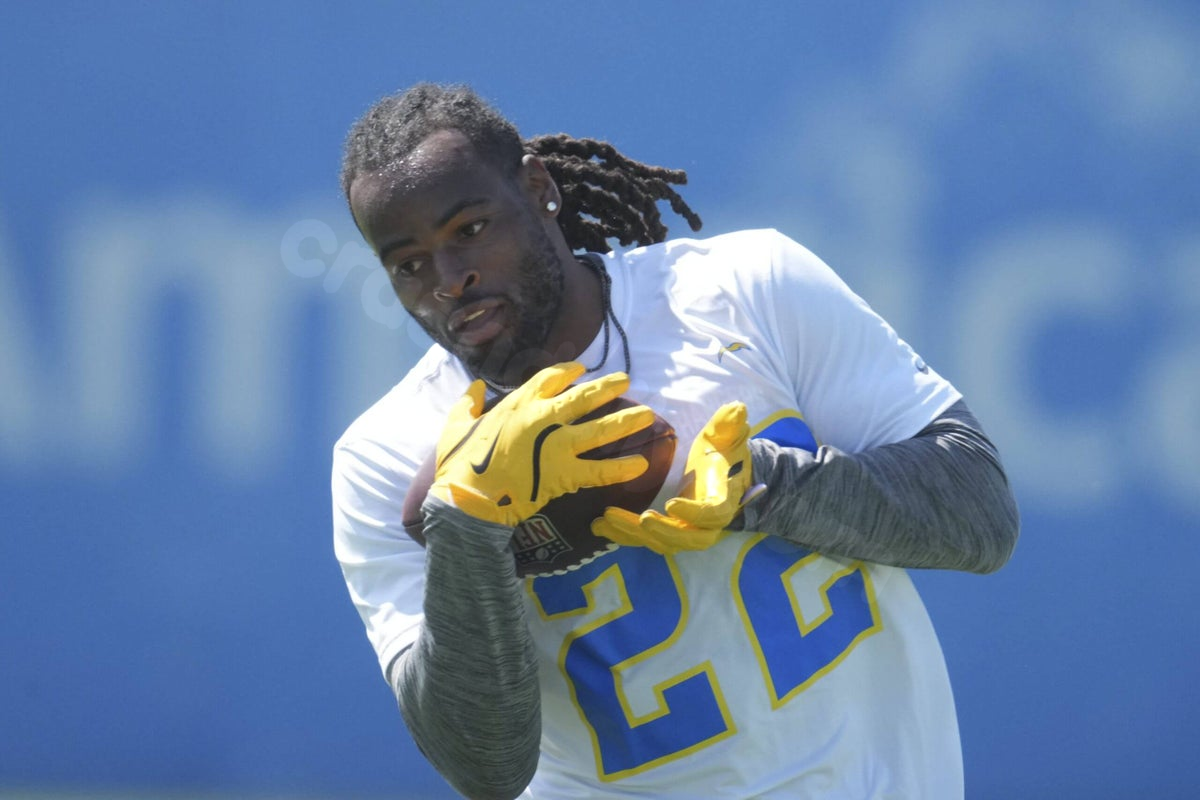 Chargers running back Najee Harris injured in fireworks mishap