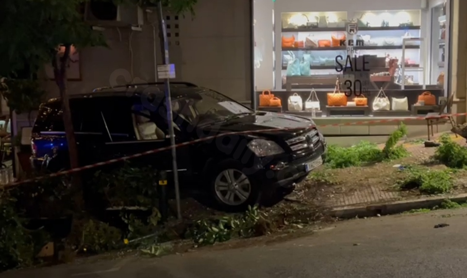 Vehicle Collides with Dining Establishment in Downtown Athens, Several Hurt