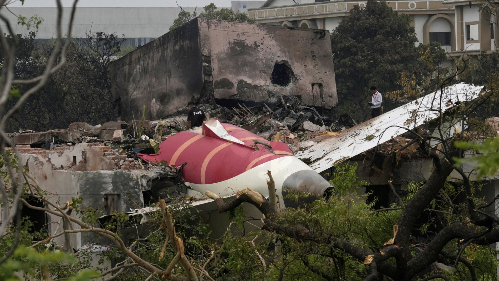 FAA and Boeing confirm safety of fuel switch locks following Air India crash.