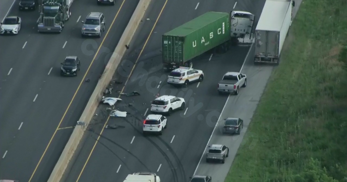 Semi-truck accident causes traffic on I-55 in Plainfield, IL