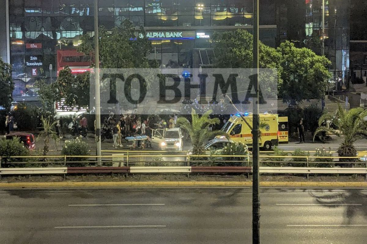 Serious car accident in central Athens injures one
