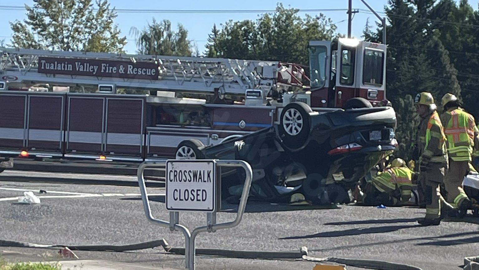 2 hurt, 1 rescued in Highway 26 accident