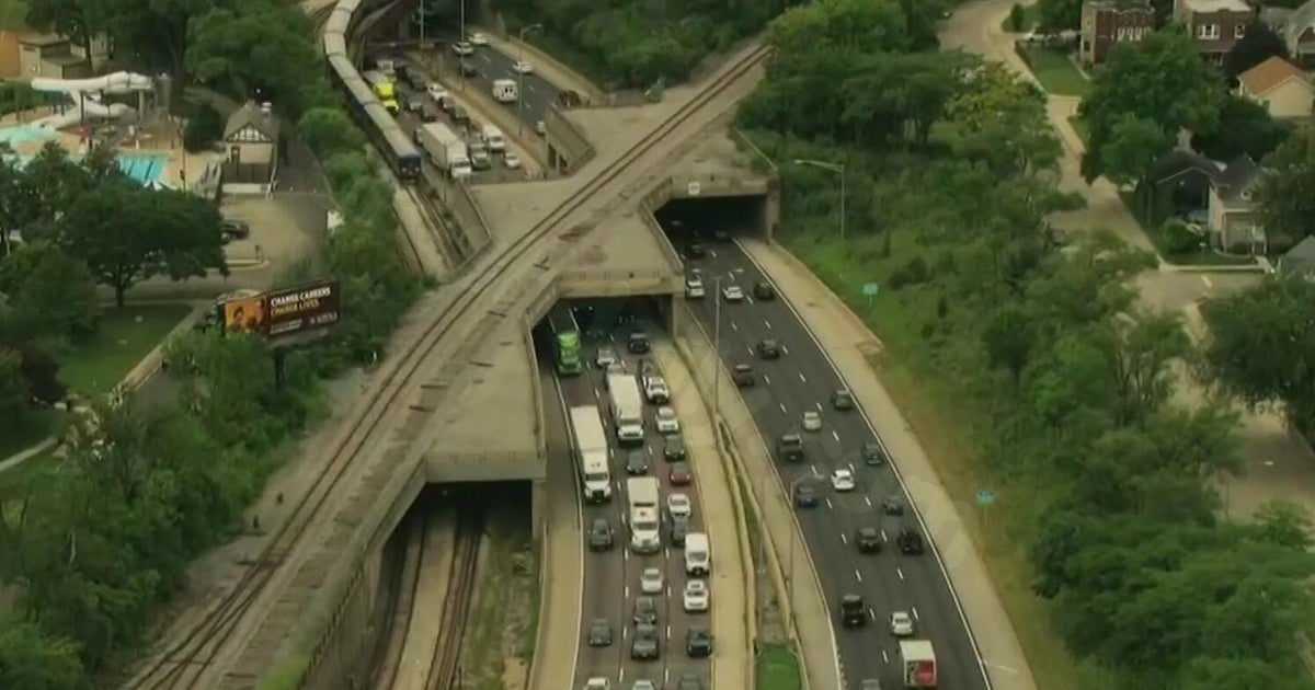 Driver injured in collision between SUV and school bus on Eisenhower Expressway, according to police.
