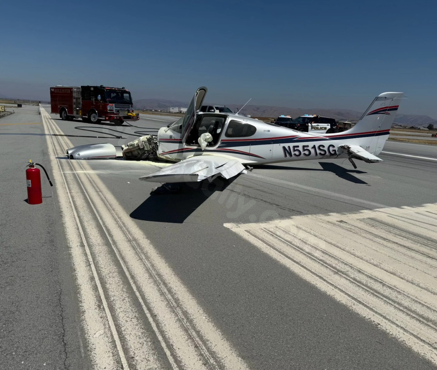 Pilot injured in collision between two planes at Hollister airport