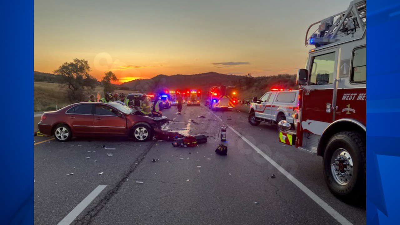 Closure of northbound US 285 near Morrison due to 3-car accident