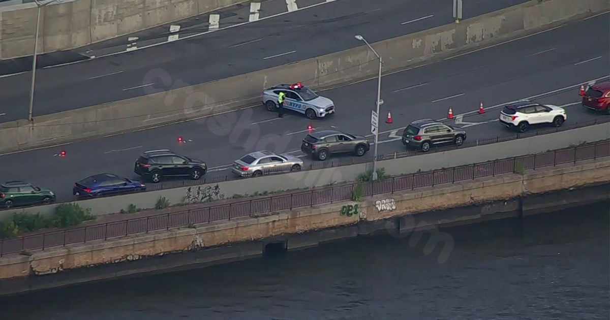 Closure of FDR Drive northbound for police investigation of fatal motorcycle crash