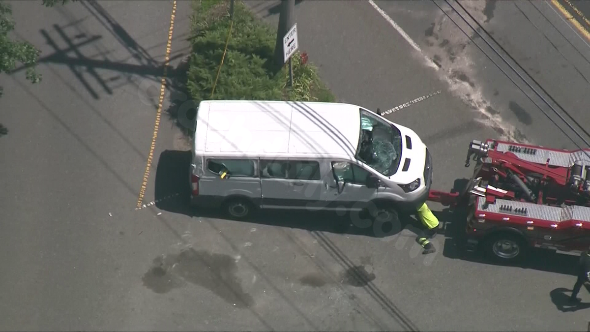 Crash on South Shore injures 13 with van and SUV