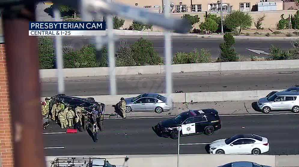 Interstate 25 in Albuquerque partly closed due to rollover crash