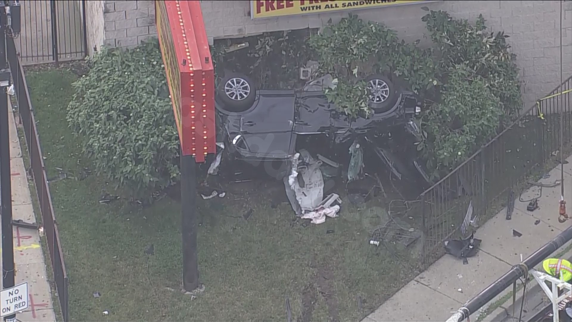 South Chicago restaurant struck by car
