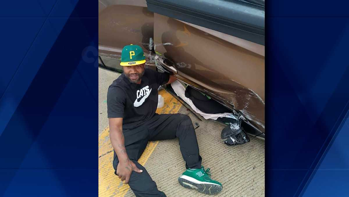 Man Holds Stranger's Hand After Pittsburgh Crash