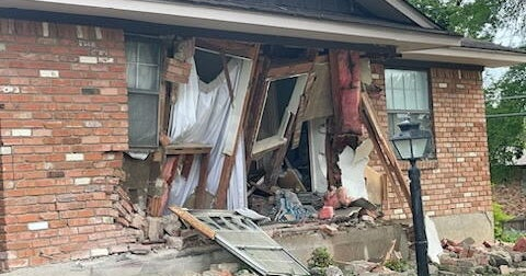 Fatal car crash into multiple Dallas homes results in 1 death and 1 injury.