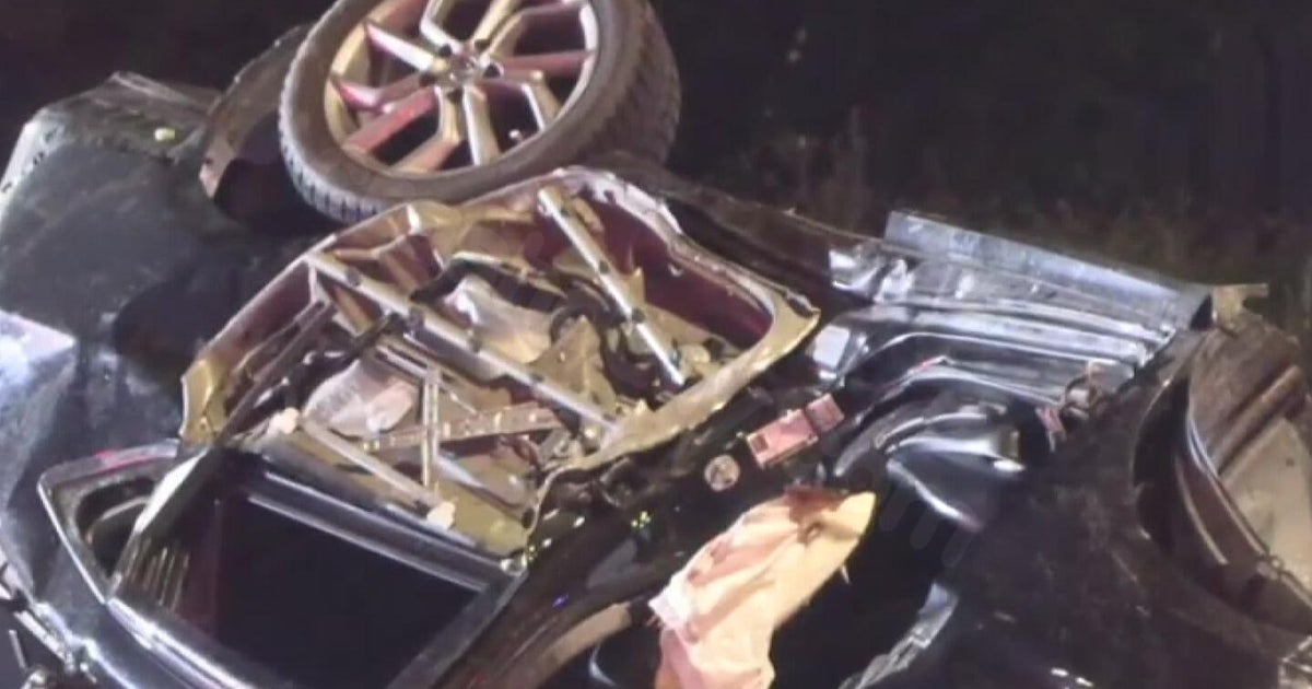 Fatal crash in McHenry, IL: 2 teens dead, 1 injured