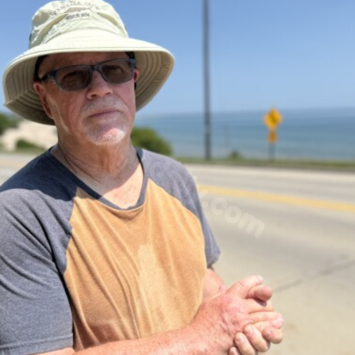 Neighbor responds to cyclist hit by car in Sheboygan hit-and-run