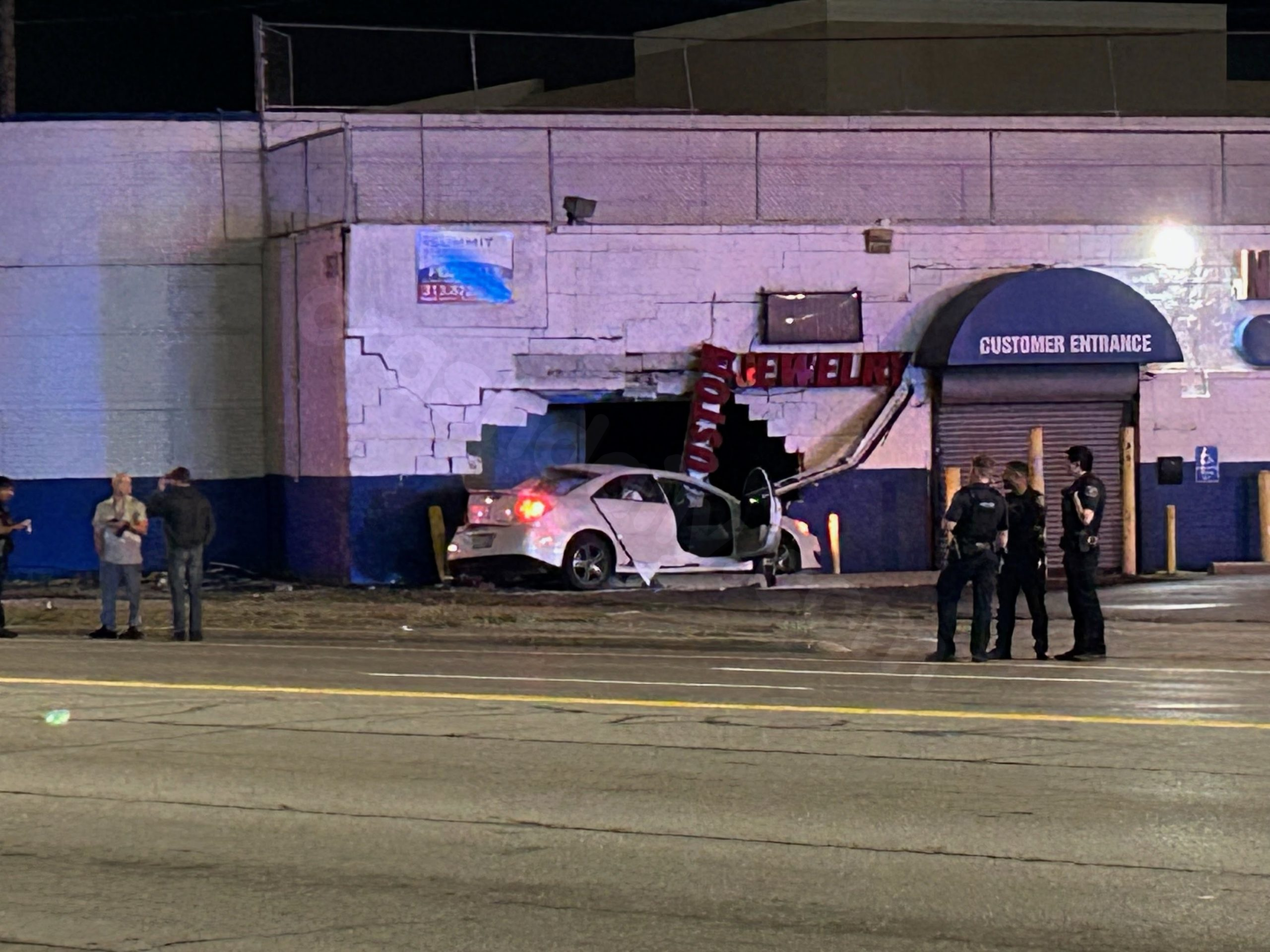 Crash in Detroit leaves two dead and two critically injured