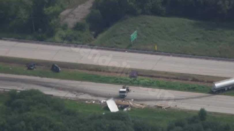 Five-vehicle crash on Pewaukee highway injures four