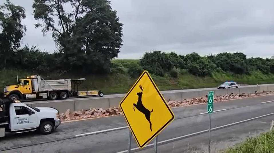 I-83 Shut Down | Tractor-trailer accident releases thousands of hot dogs, causes damage in York County