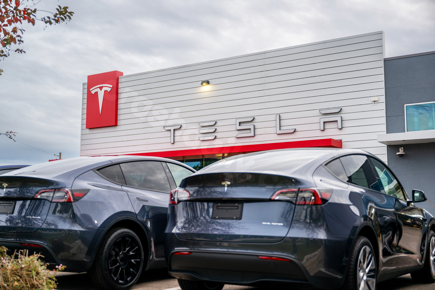 Tesla told to pay over $240 million for deadly autopilot crash